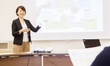 業務に必要な基礎知識・注意点を各部署にレクチャー